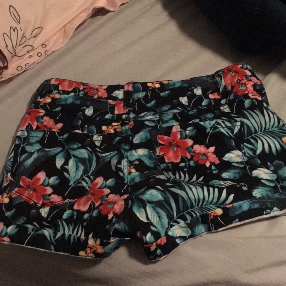 Shorts - Picture 2 of 2
